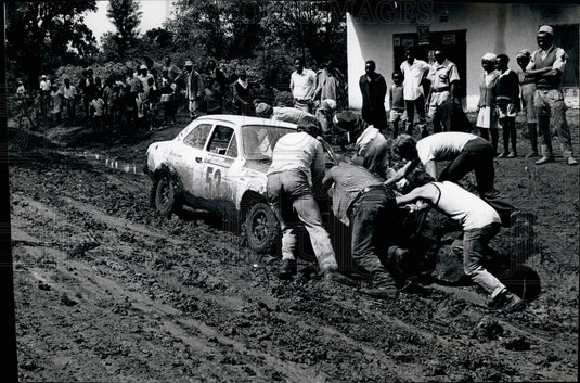 Press Photo Ford Escort 1300 GT, Pat Tarrantt, Brian Haworth - KSB29515 - Historic Images