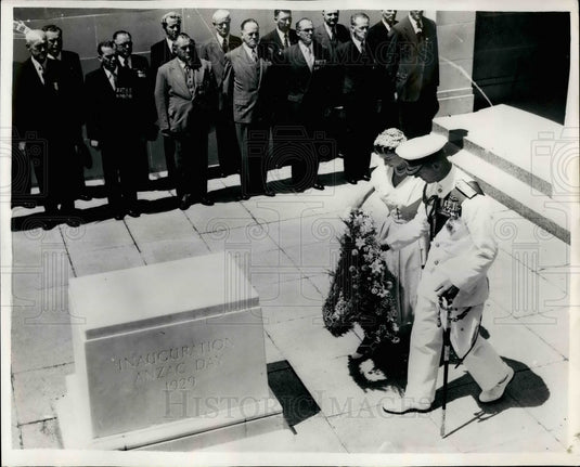 1954 The Queen & Duke of Edinburghin Canberra - Historic Images