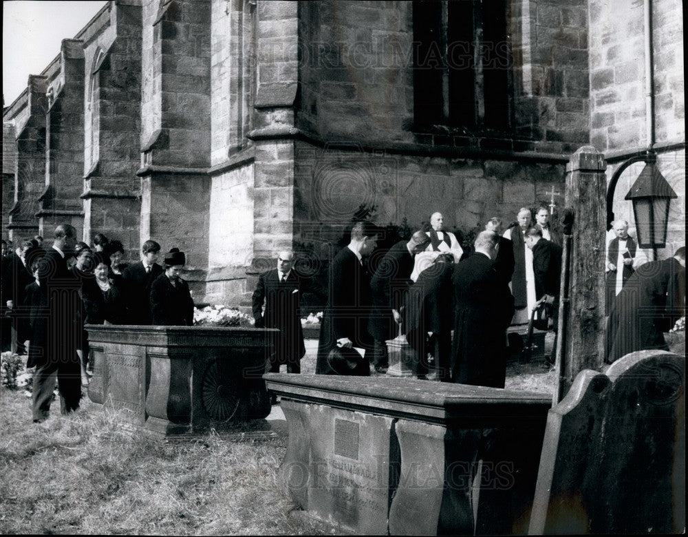 1965 he Queen Mother is greeted by the Vicar of Harewood - Historic Images