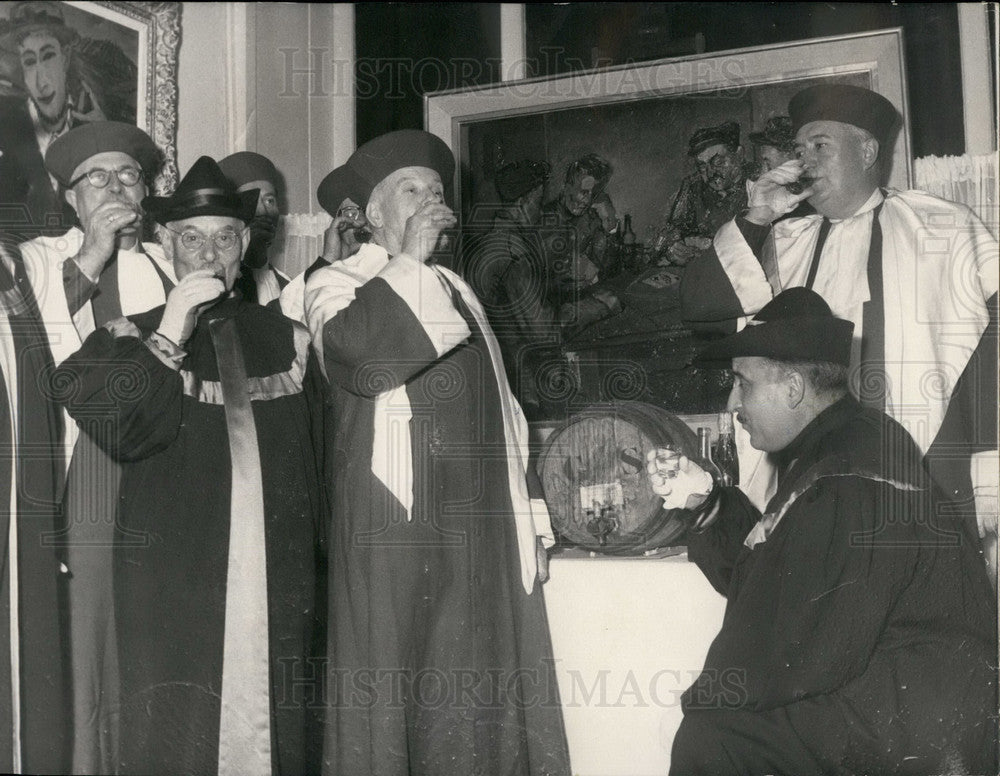 Press Photo French wine growers in Paris - KSB29871 - Historic Images