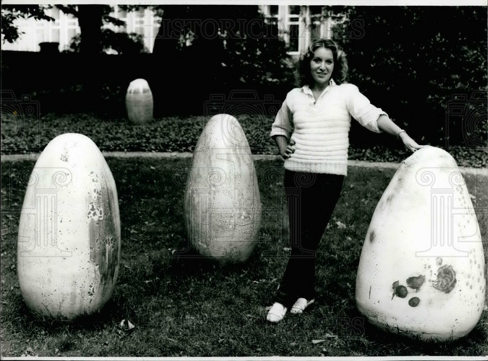 Press Photo 21 Sculptures of Burnt Clay By Rose-Mario Nocker in Germany-Historic Images