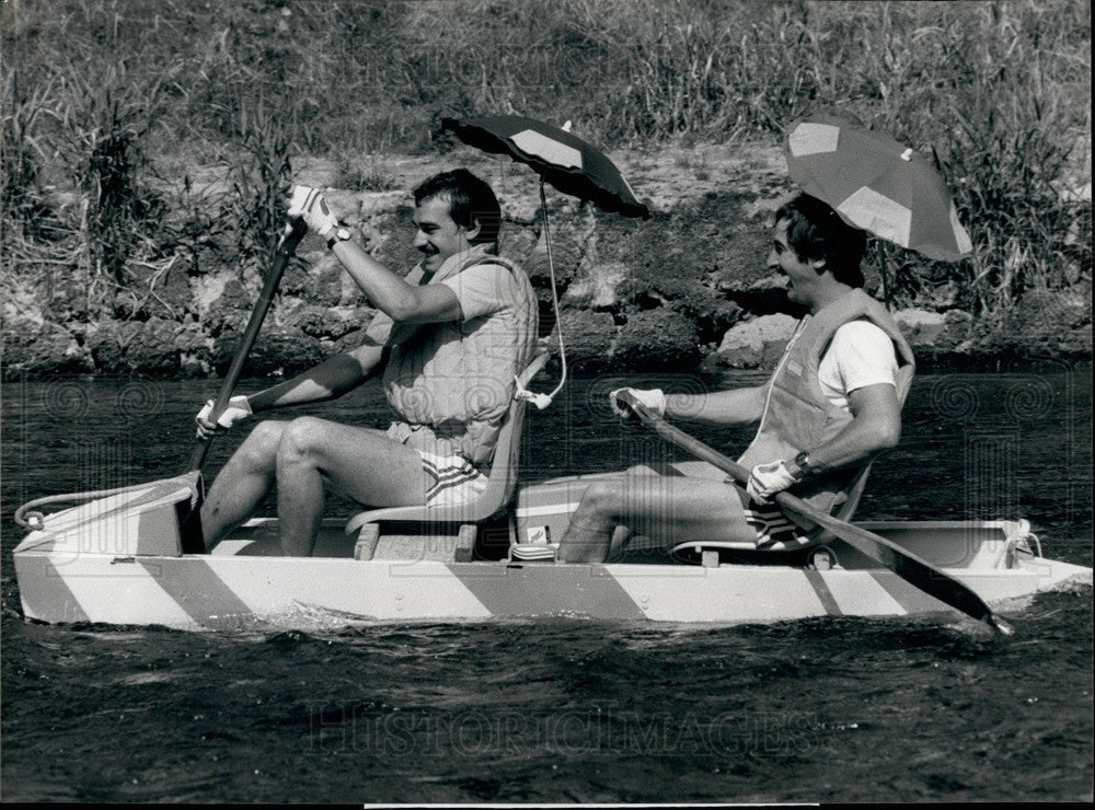 Press Photo 80 People In 3 Day Canoe Race - Historic Images