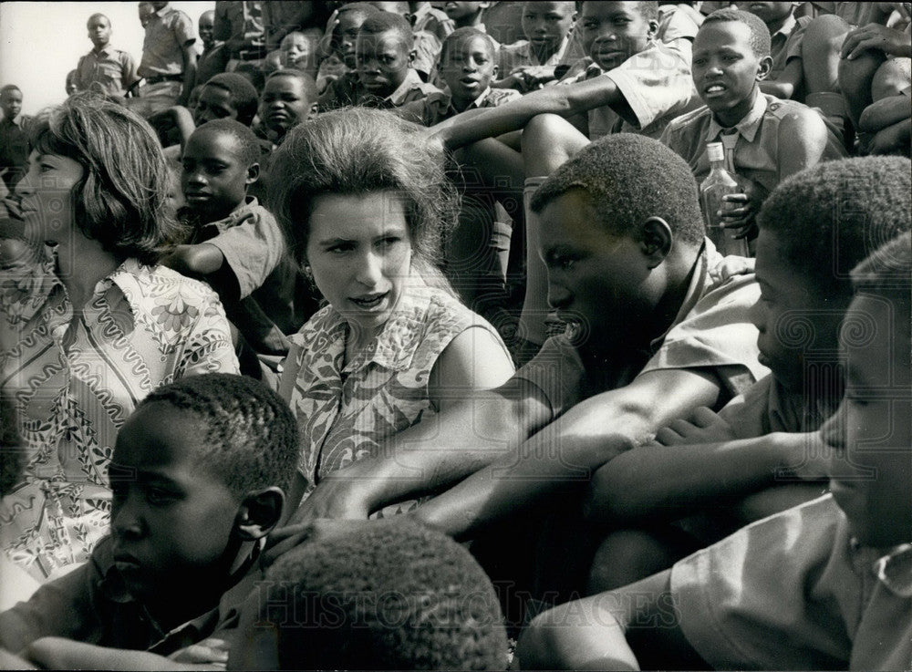 1971 Princess Anne Among Kenyan Orphans As She Watched Soccer - Historic Images