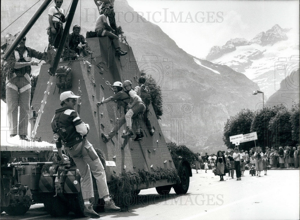 1989 Press Photo Mountaineers Practice Rescue Techniques In Grindelwald - Historic Images