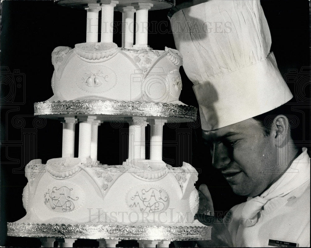 Press Photo Army Catering Corps at Aldershot make Princess Anne&#39;s Wedding Cake-Historic Images