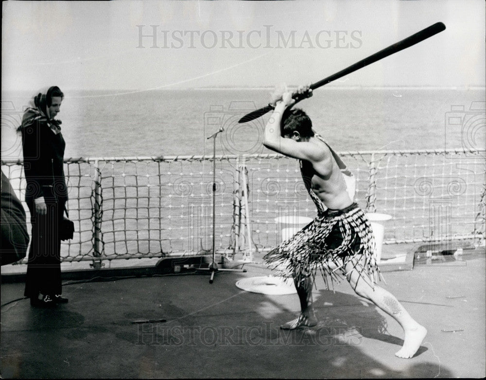 1972 Princess Anne Visits New Zealand Warship - Historic Images