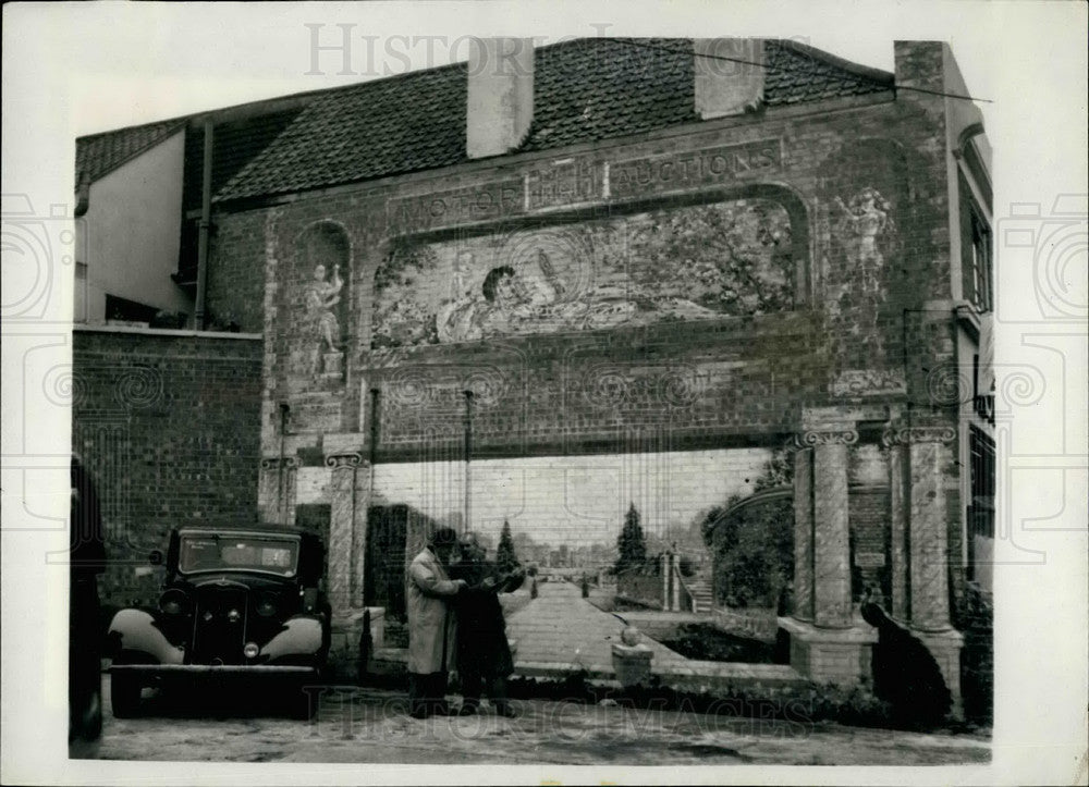 Press Photo Painting of Woman On Wall Goes To Court - KSB30603 - Historic Images