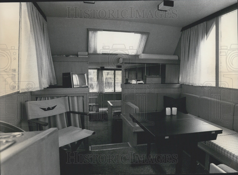 Press Photo An interior-view of a caravan - KSB31069 - Historic Images