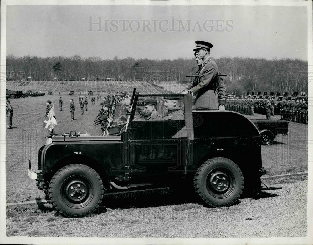 1955, The Duke Of Edinburgh Visits The Independent Parachute Brigade - Historic Images