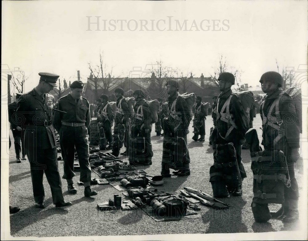 1955 Duke Of Edinburgh Visits 16th Independent Parachute Brigade - Historic Images