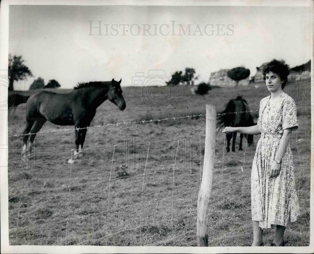 1955, Beryl Bool ,stole horse she thought was to be slaughtered - Historic Images