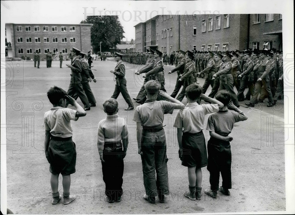 1959 Press Photo The Blues Return From Cyprus - KSB31867-Historic Images
