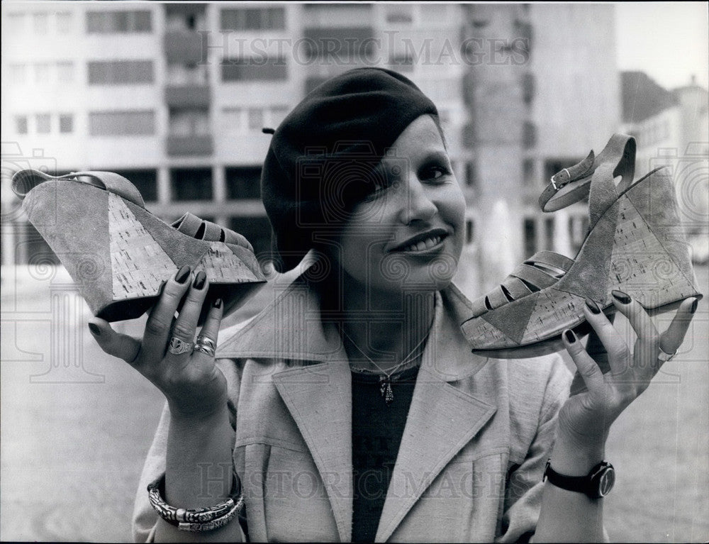 Press Photo Highheeled Sandalets on show for Summer - KSB32055-Historic Images