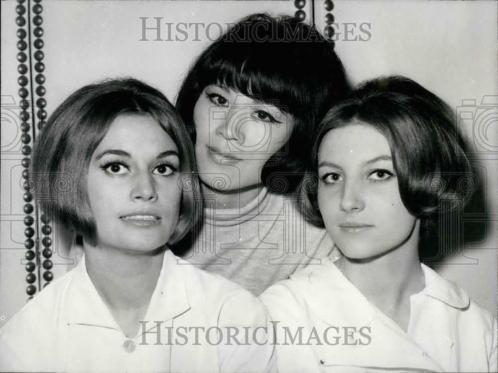 1965, Carven's New "Featherweight" Mannequins - KSB32191 - Historic Images