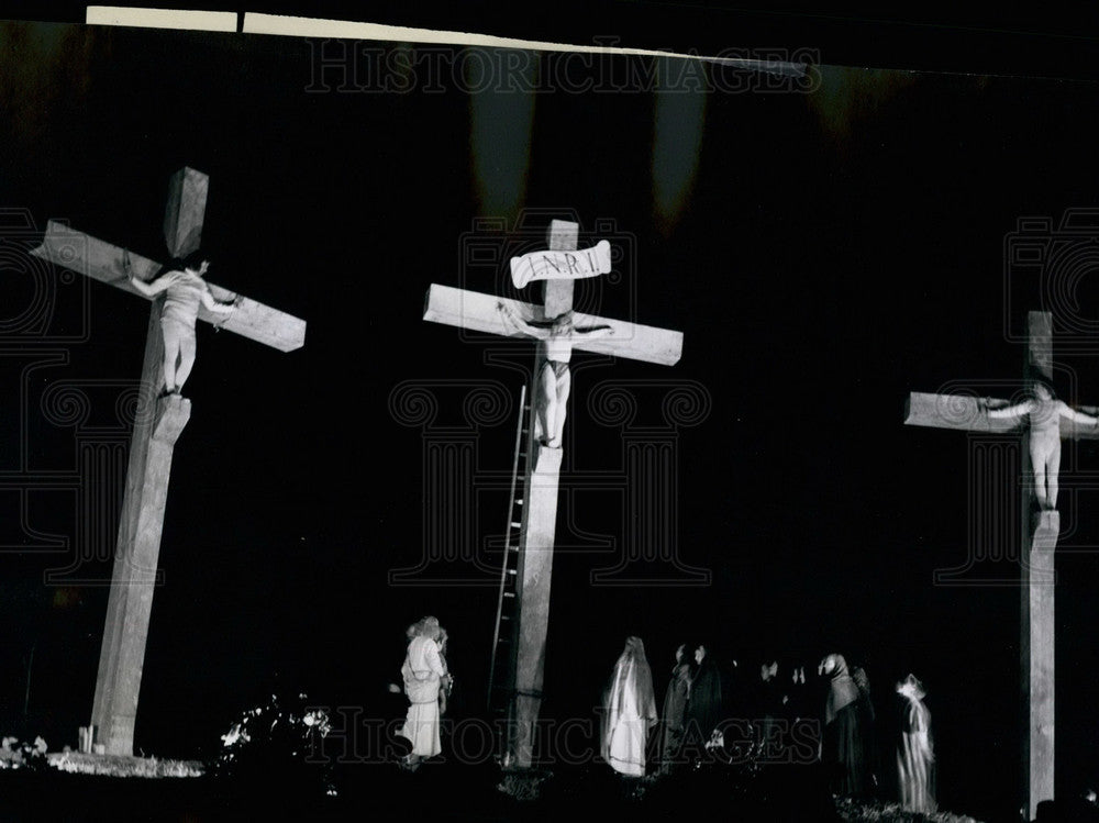 Press Photo The Great Climax Of The Passion Play At Grassina - KSB32233 - Historic Images