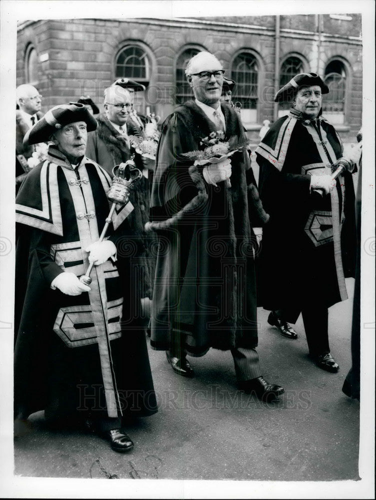 1961 Press Photo Sir Frederick Hoare, Lord Mayor of London - KSB32511-Historic Images