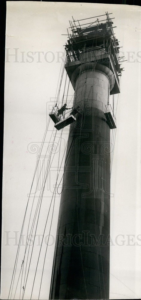 1960, Statue of The Duke Of York with workmen cleaning it - KSB32649 - Historic Images