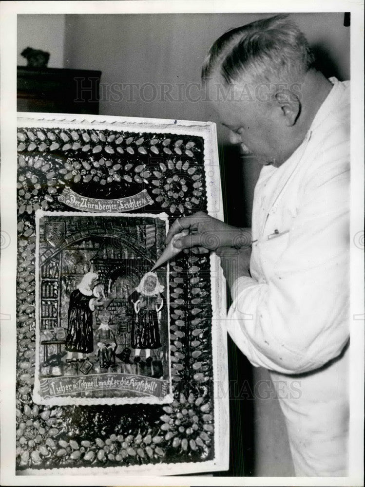 1953 Press Photo Ginger Bread for Germany Pastry Exhibition - KSB32727-Historic Images