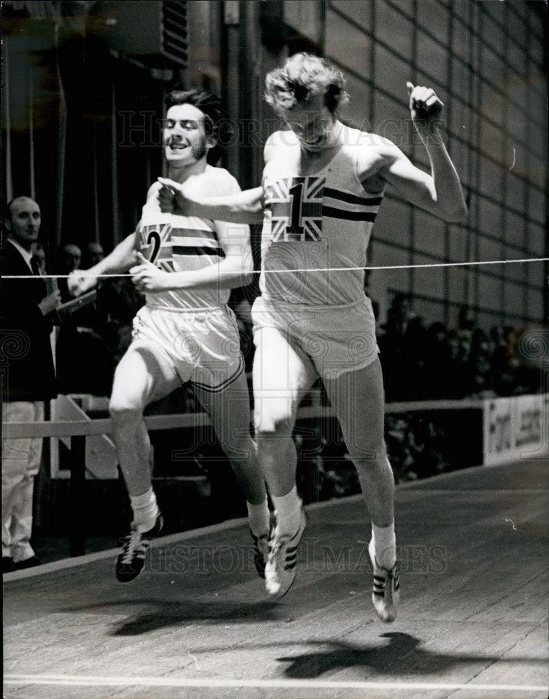 1971 Press Photo Indoor Athletic Meeting at Cosford,Jim Aukett (G.B.)wins 400 M - Historic Images