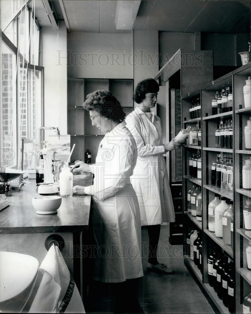 Press Photo New Hospital branch is like a vision of the future - KSB32829-Historic Images