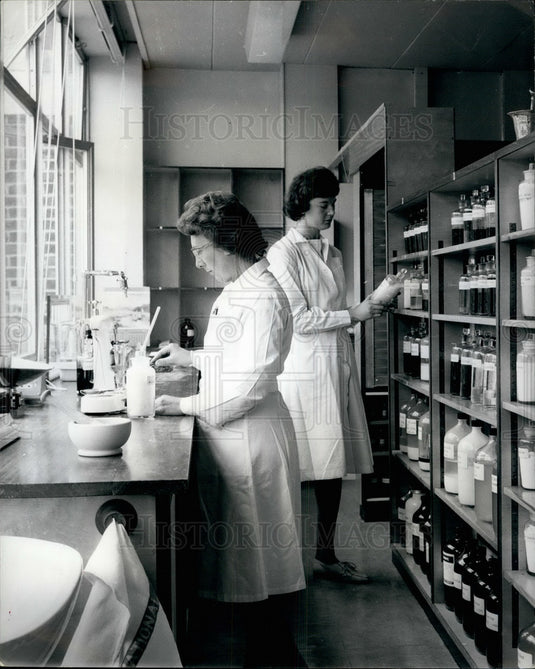 Press Photo New Hospital branch is like a vision of the future - KSB32829-Historic Images