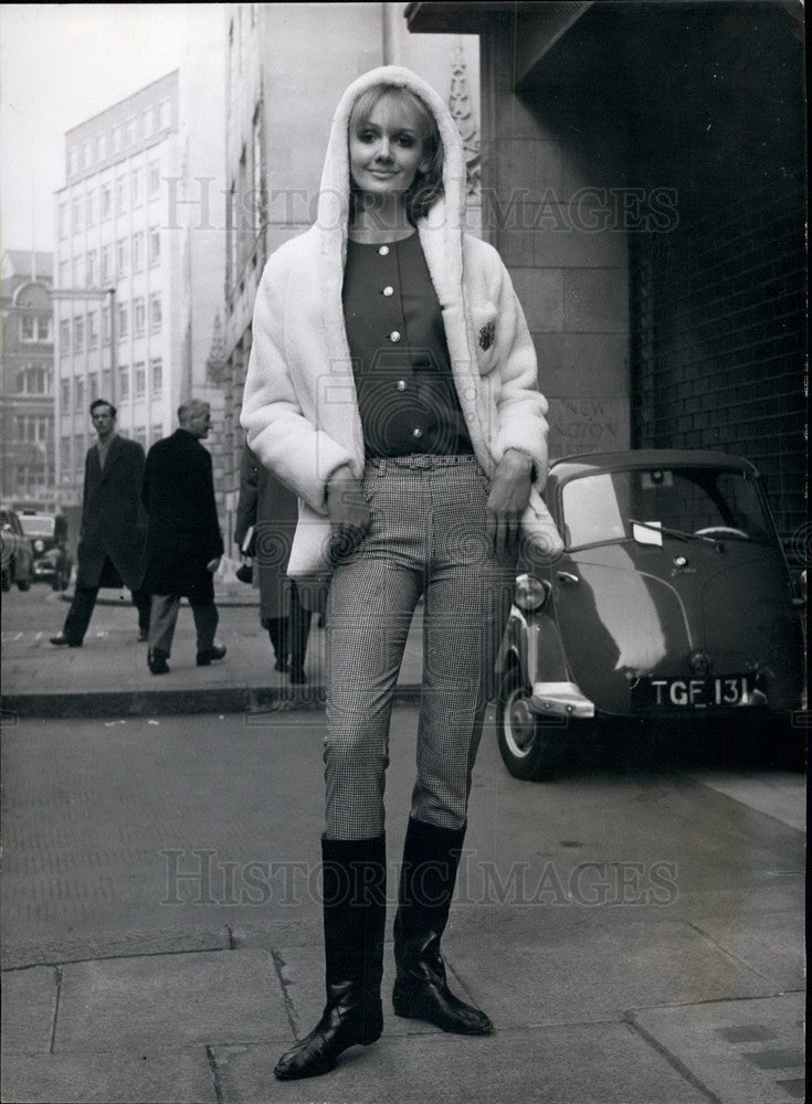 Press Photo John Heathcoat & Co Ltd wool outfit - Historic Images