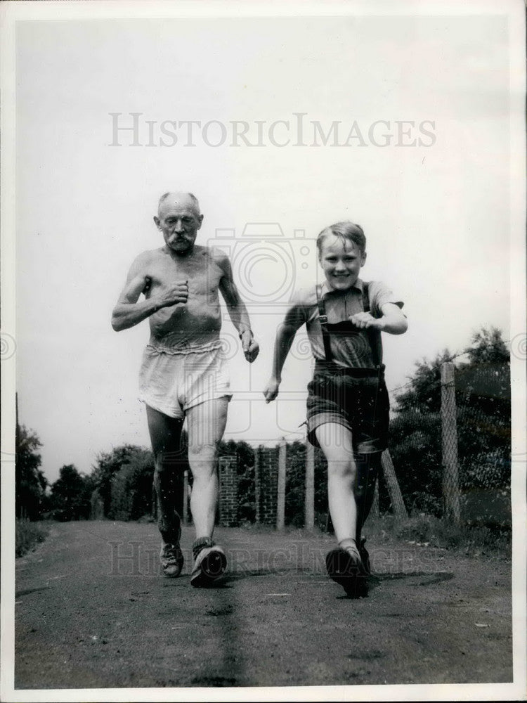 Press Photo Marathon-runner Mayer,66 still runs daily - KSB33175-Historic Images