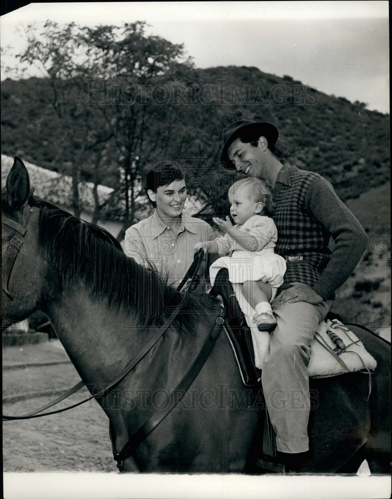 Press Photo Domenguin teaches his son, 13-months-old Miguel not to fear a horse - Historic Images