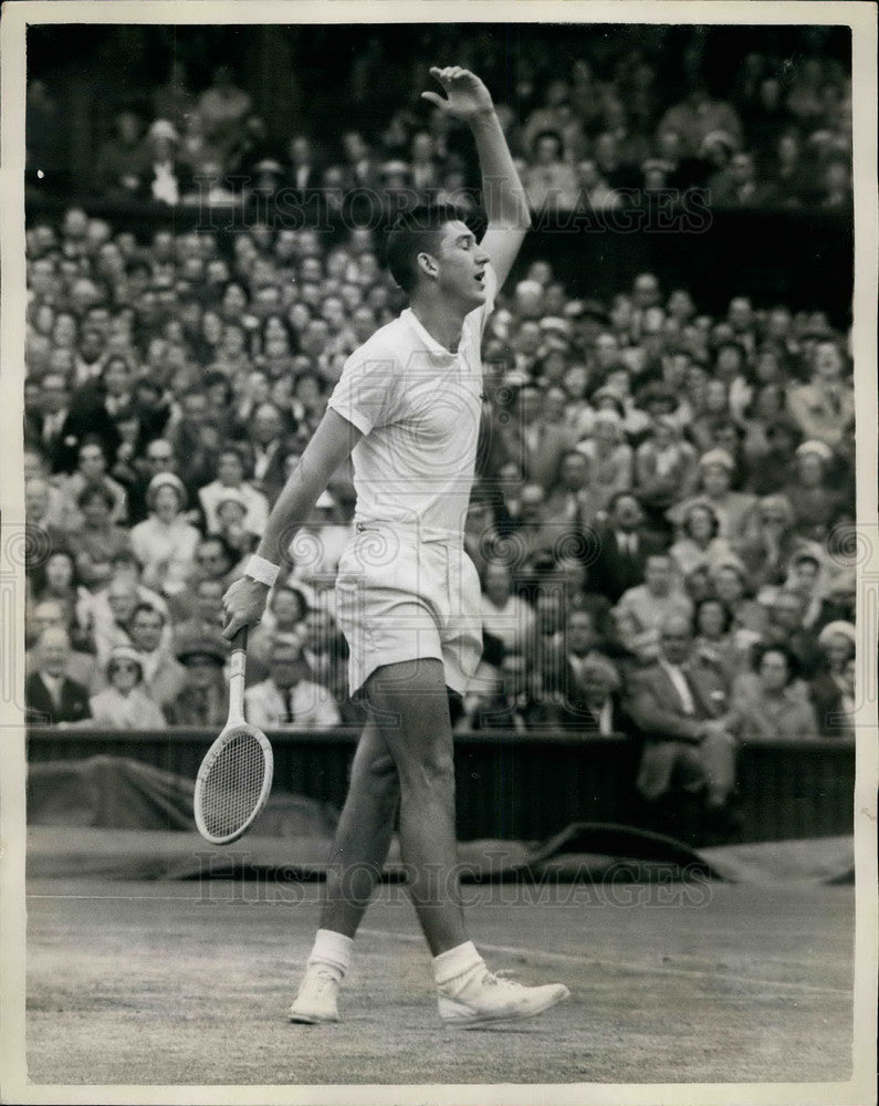 1959 Press Photo B. Mackay in Men's Singles at Wimbledon - KSB33381 - Historic Images