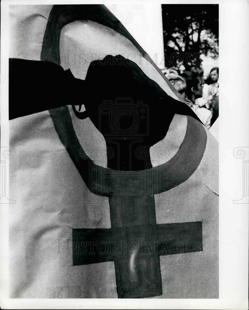 Press Photo A flag with a cross symbol - KSB33493 - Historic Images