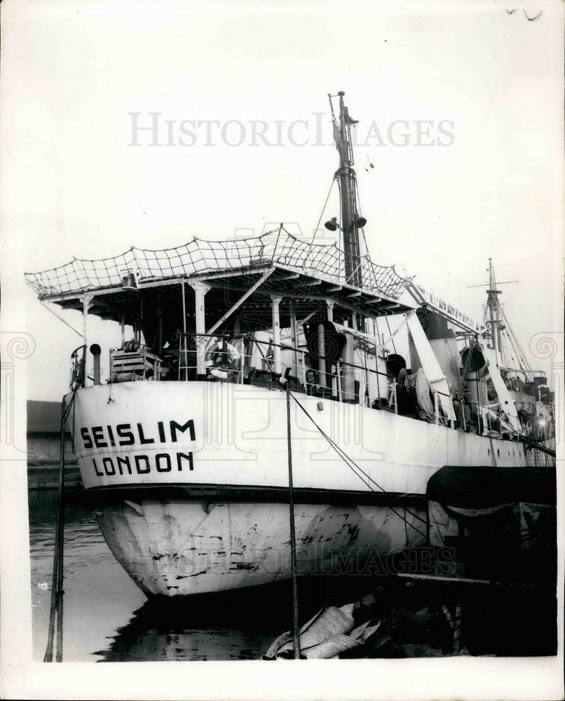 1955 The S.S. Seislim at Surrey Commercial Docks - Historic Images