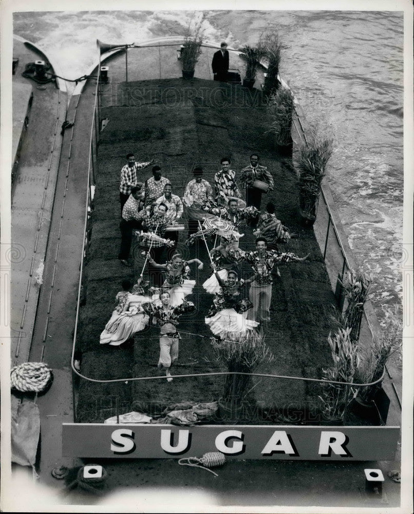 1953, Royal Coronation River Pageant - KSB33679 - Historic Images