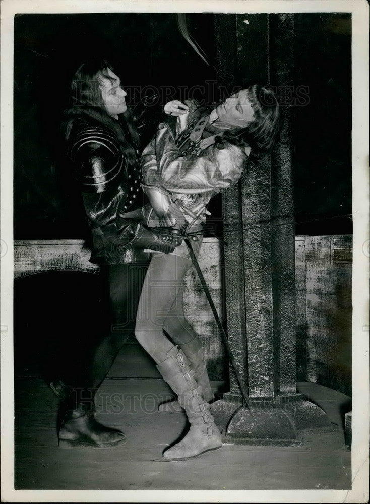 Press Photo Marcus Goring and Basil Haskins at SHAKESPHARE THEATRE - KSB33789-Historic Images