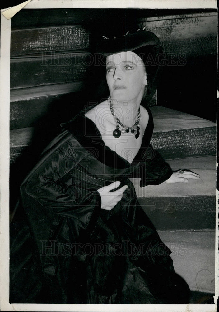 1953 Press Photo Rachel Kampeon in play  "RIchard III" at Stratford-on-Avon - Historic Images