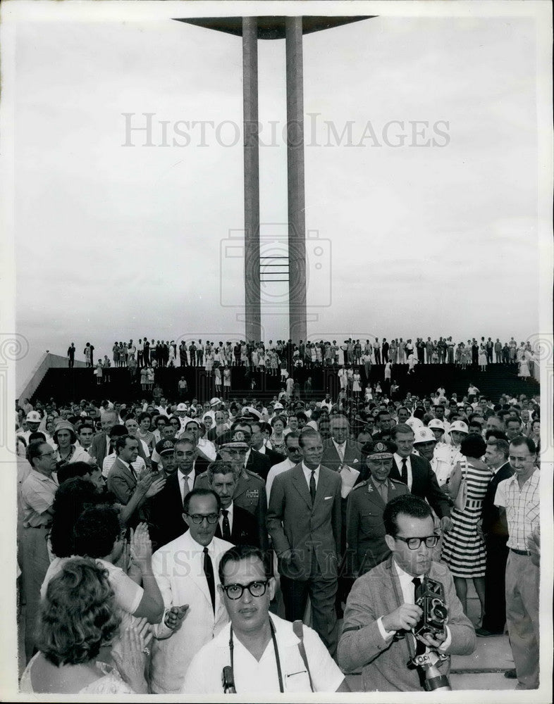 1962 Press Photo Prince Philip At Rio De Janeiro's War Memorial - Historic Images
