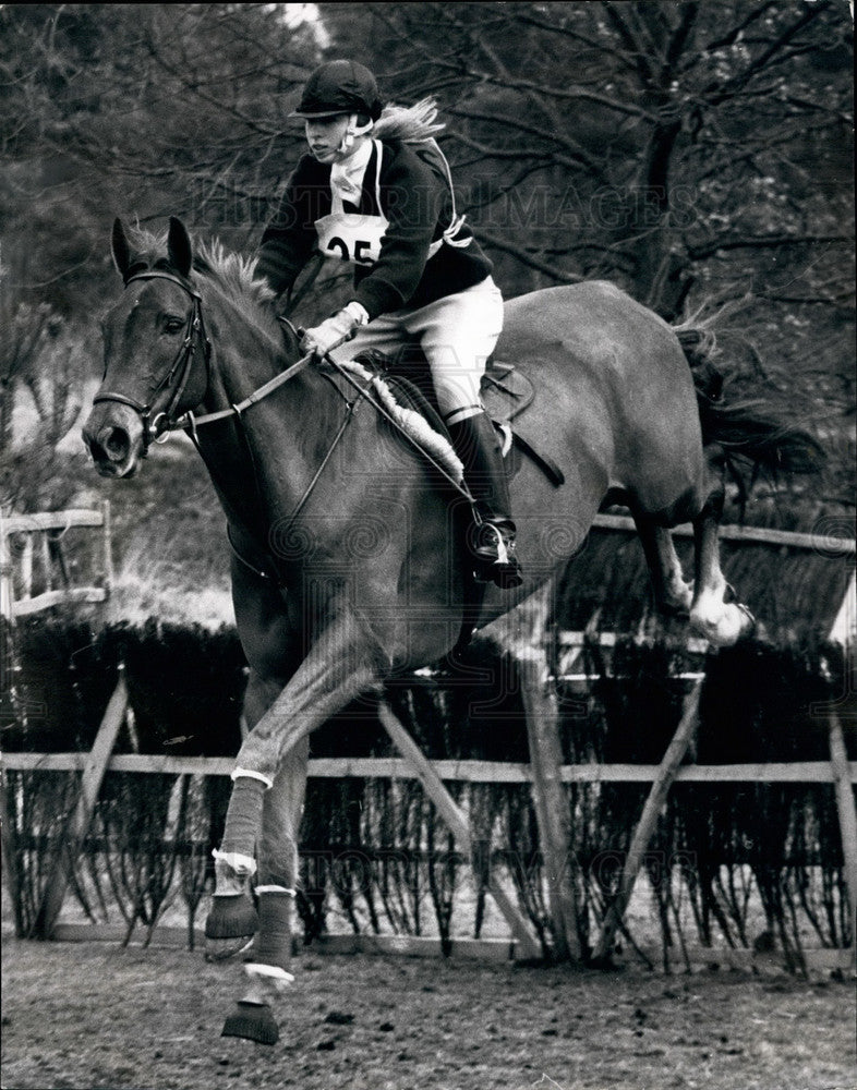 1971  Princess Anne Riding "doublet" On The Steeplechase Course - Historic Images