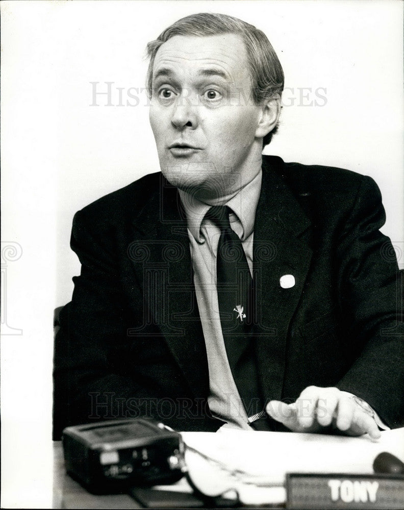 1975 Press Photo Anthony Wedgewood Benn, Secretary of State for Industry-Historic Images