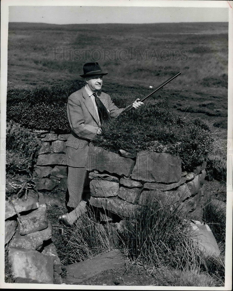 1953 Press Photo Chancellor Exchaquer R.A. Butler Holiday Butts Grouse Hunting - Historic Images