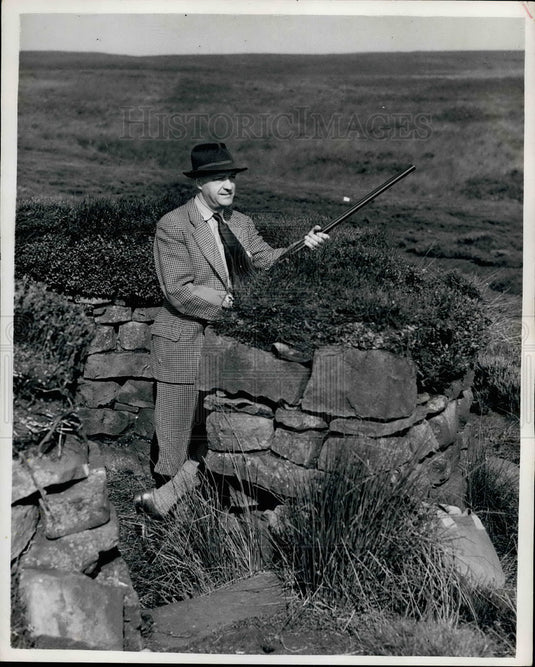 1953 Press Photo Chancellor Exchaquer R.A. Butler Holiday Butts Grouse Hunting - Historic Images