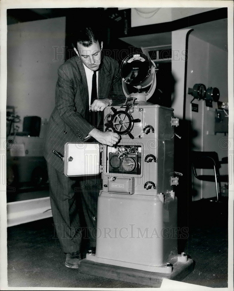 1953 Press Photo Engineering, marine and Welding Exhibition in London-Historic Images