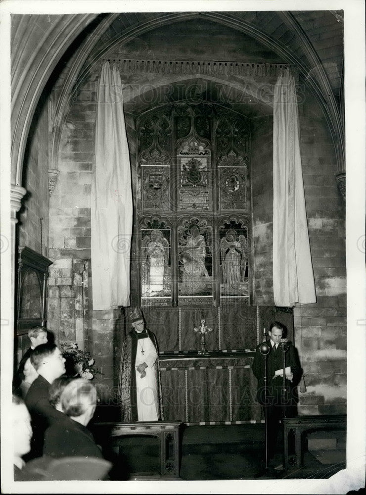 1949 Press Photo Southwark Cathedral,Joseph Charles unveils stained glass window-Historic Images