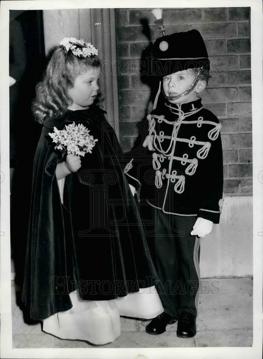 1959 Press Photo Benedict Rambaut & Miranda Griniling in their wedding attire - Historic Images