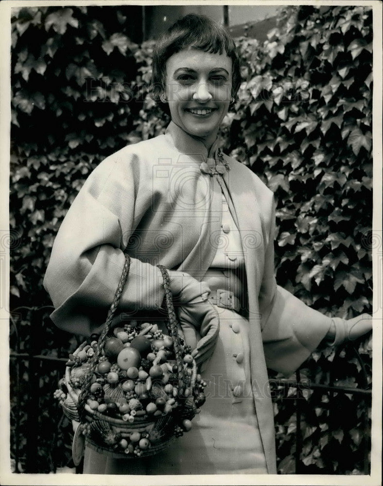 1956 Press Photo Gloria Hitler At Wimbledon - KSB34581-Historic Images