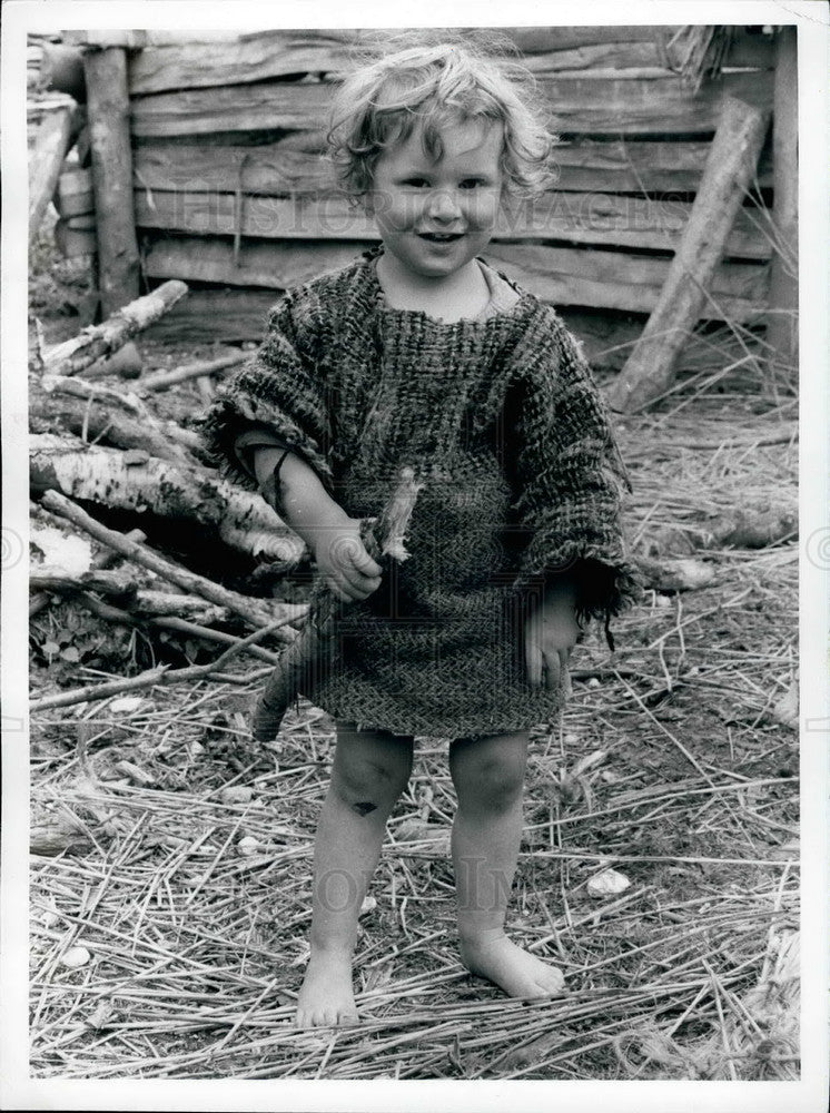 1977, Robin Ainsworth Gathers Firewood Iron Age Living BBC-TV - Historic Images