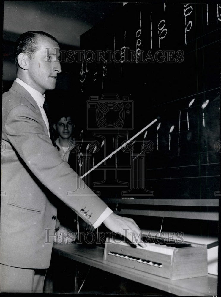 1955 Press Photo Francfort, Autumn Fair - KSB35023-Historic Images