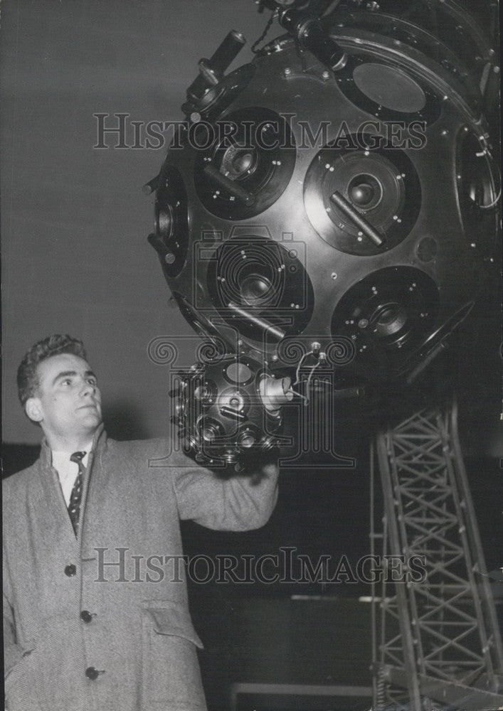 1953 Press Photo Joseph Bertrand at planetarium Exhibition - Historic Images