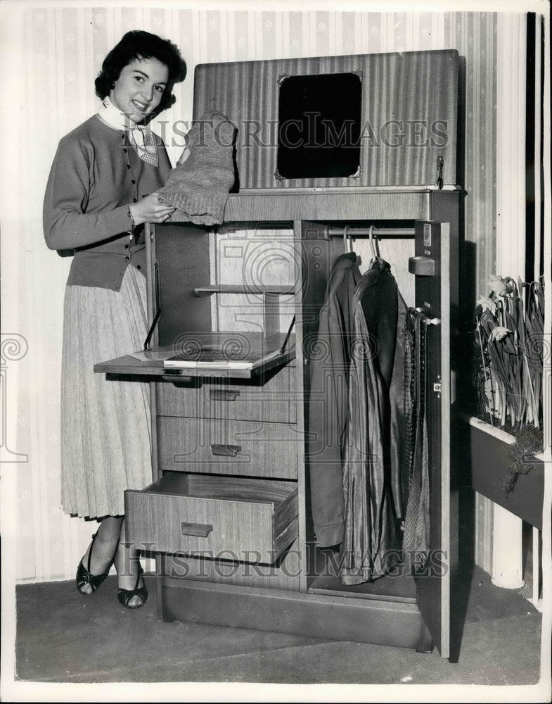 1955, Marlene Dee Displays Junior Fitrobe Drawers British Furniture - Historic Images