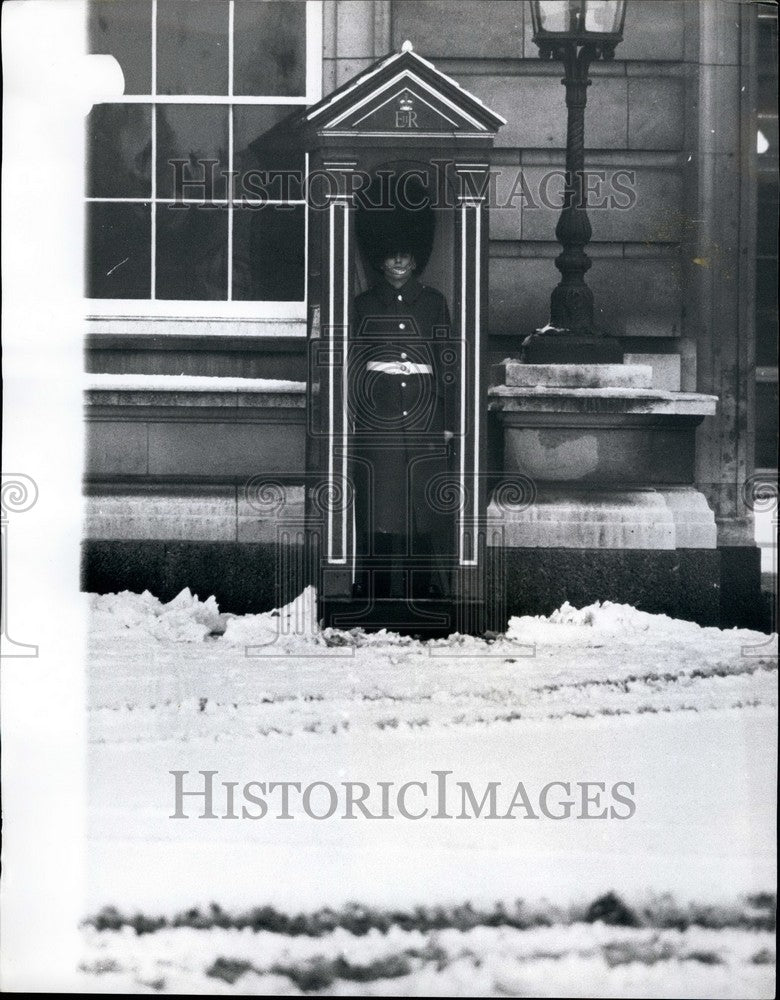 1968, Wintry scene in London after snows - KSB35113 - Historic Images