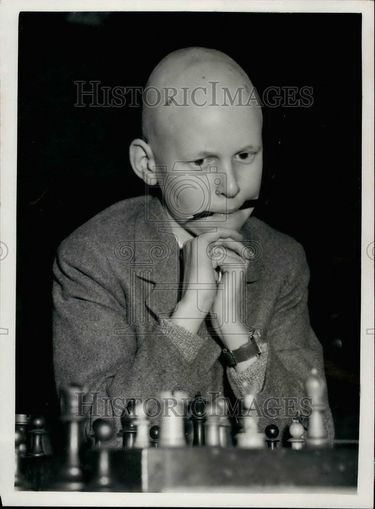 1953 Press Photo Tony Bywaters, Brighton, Hove Chess Tournament - KSB35181-Historic Images