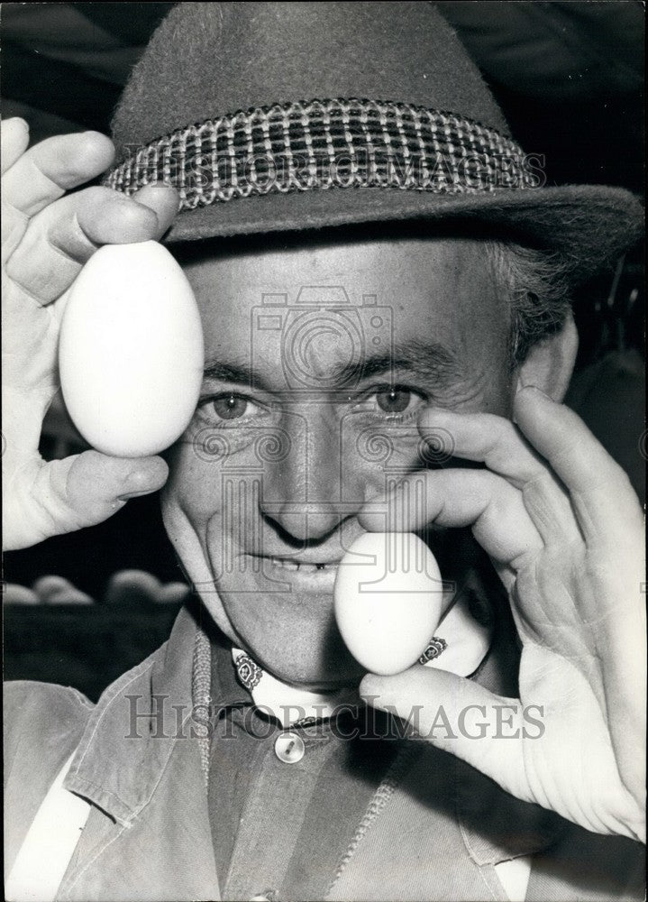 1962, Are these Goose Eggs? - KSB35213 - Historic Images